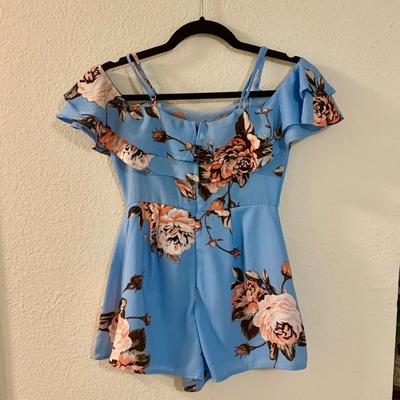 NWOT Floral Off the Shoulder Romper - Picture 3 of 7